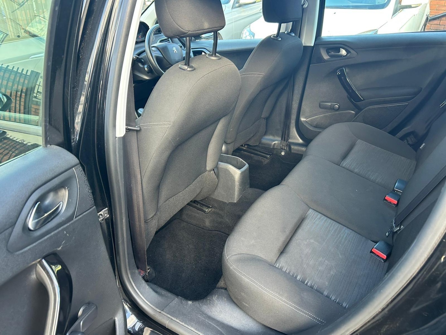 Used Peugeot 208 2013 for sale - 76336215: Photo 32