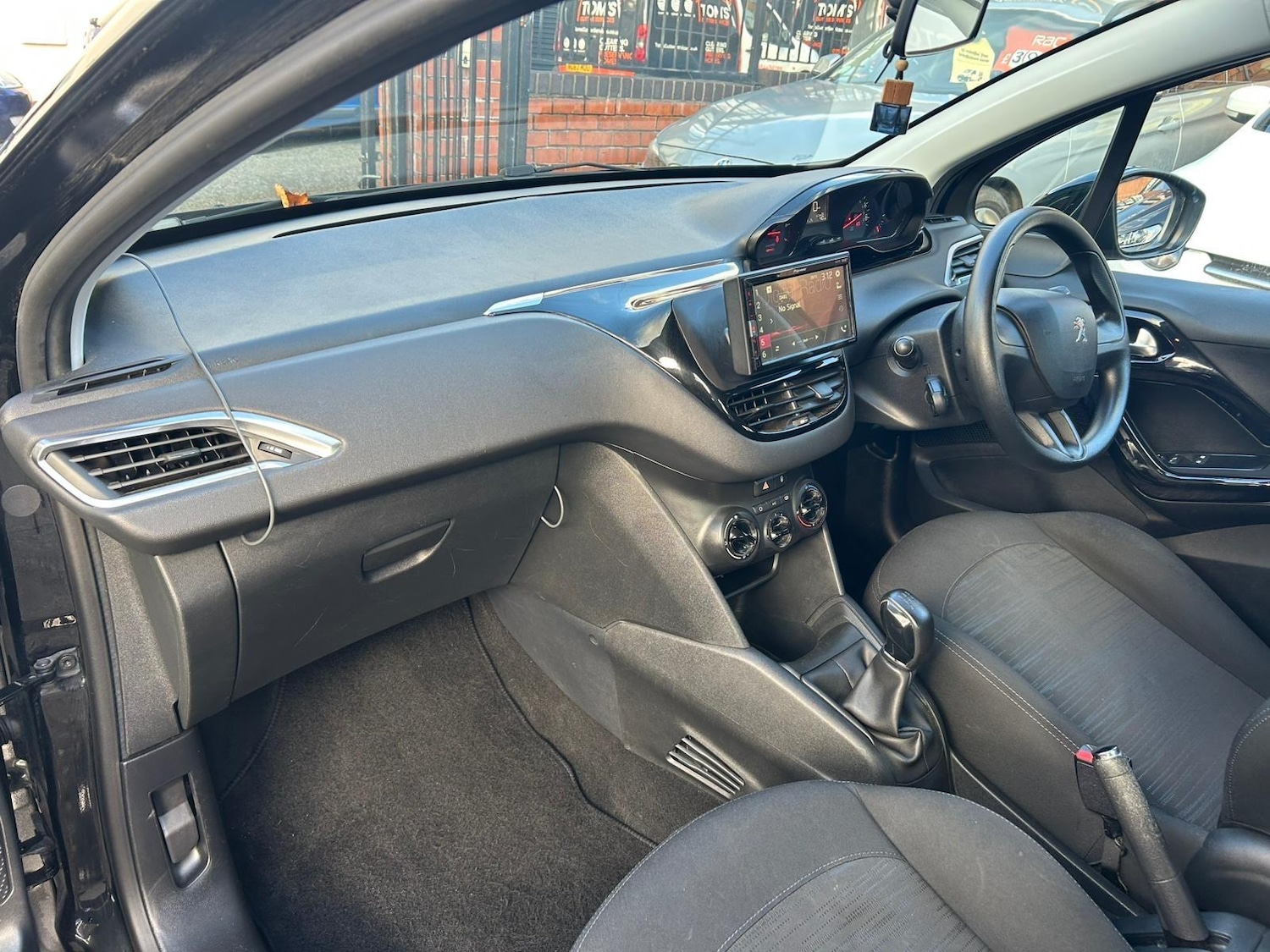 Used Peugeot 208 2013 for sale - 76336215: Photo 33