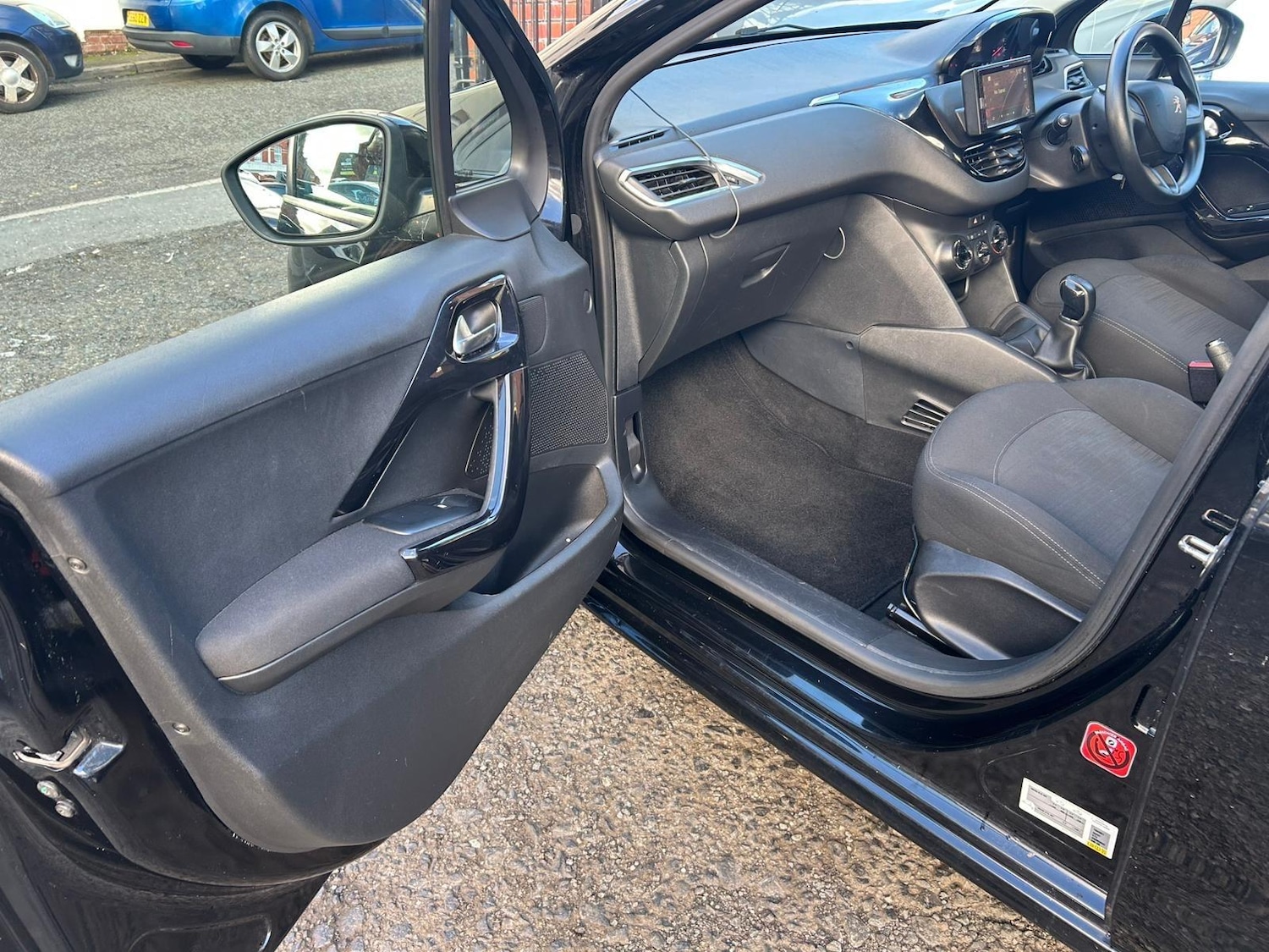 Used Peugeot 208 2013 for sale - 76336215: Photo 34