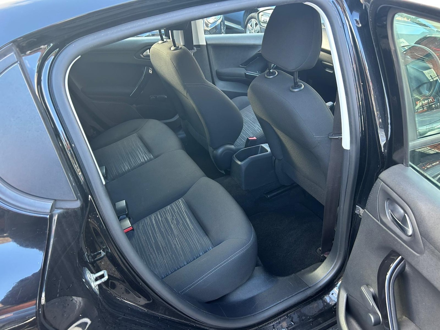 Used Peugeot 208 2013 for sale - 76336215: Photo 36