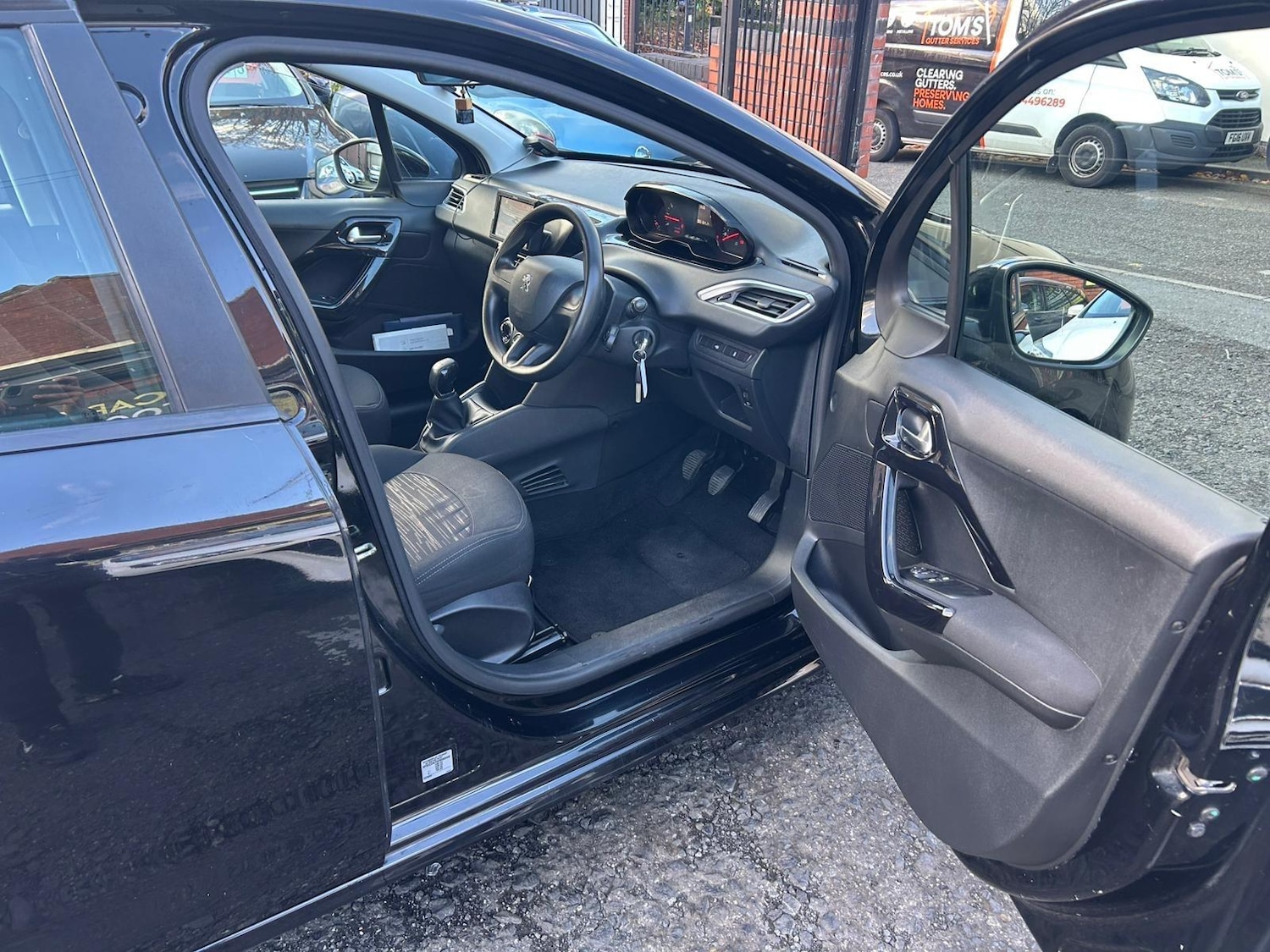 Used Peugeot 208 2013 for sale - 76336215: Photo 37