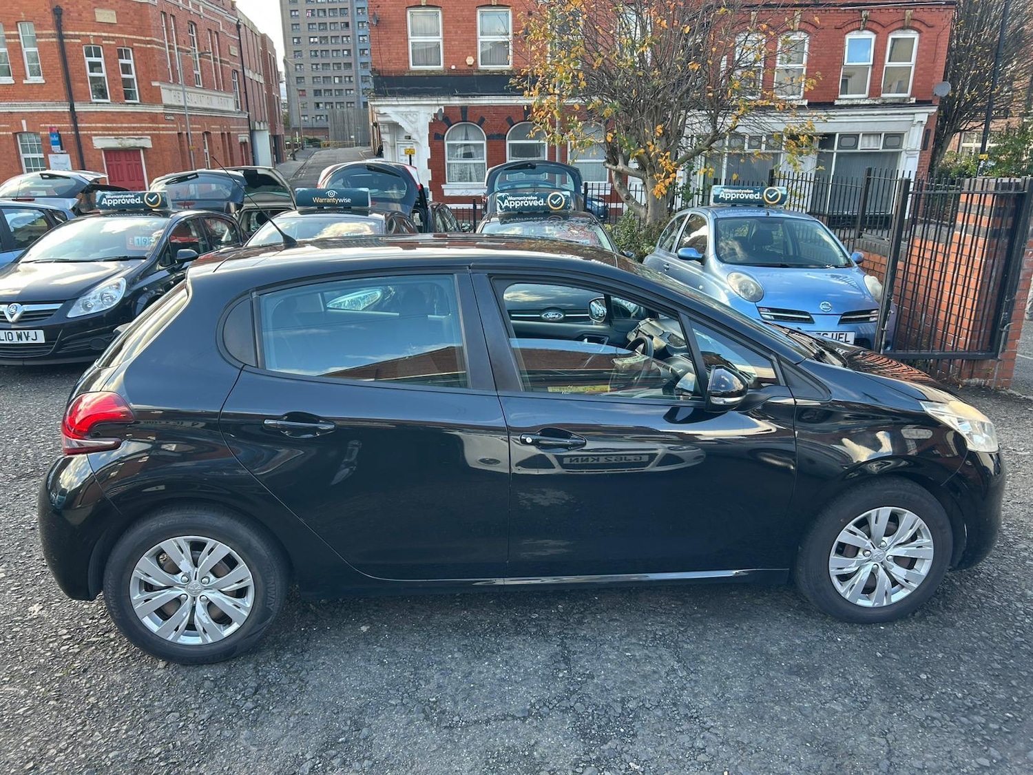 Used Peugeot 208 2013 for sale - 76336215: Photo 4