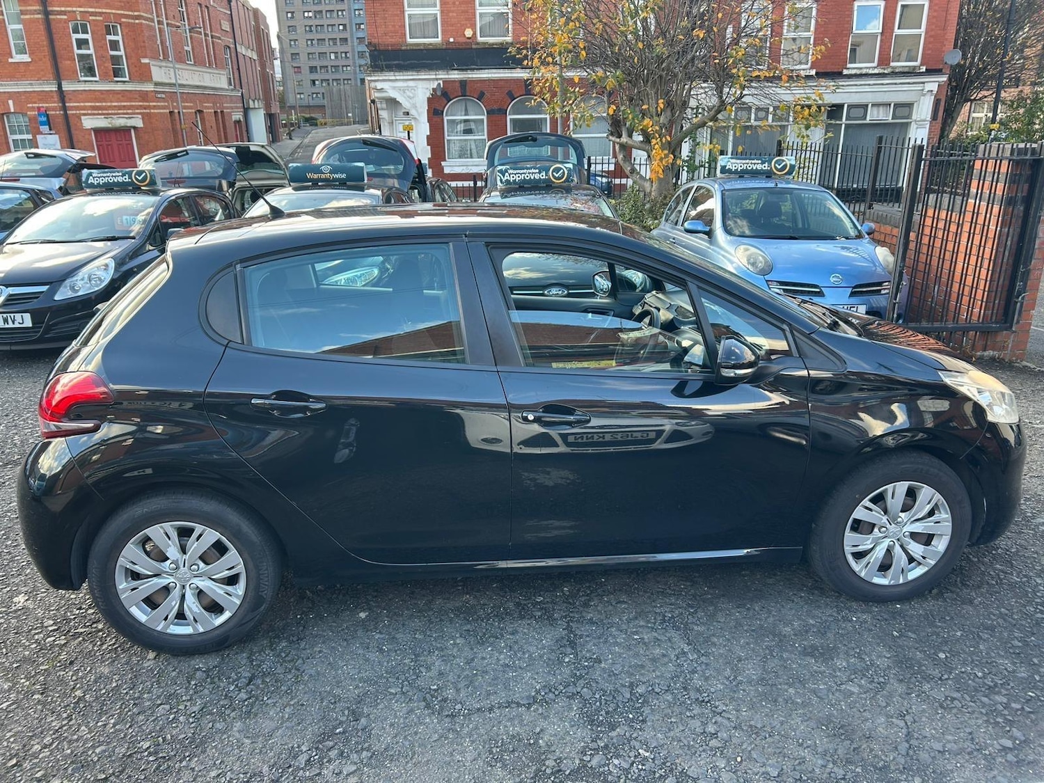 Used Peugeot 208 2013 for sale - 76336215: Photo 8