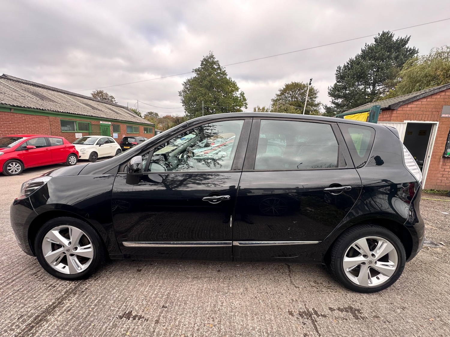 Used Renault Scenic 2015 for sale - 76337491: Photo 13