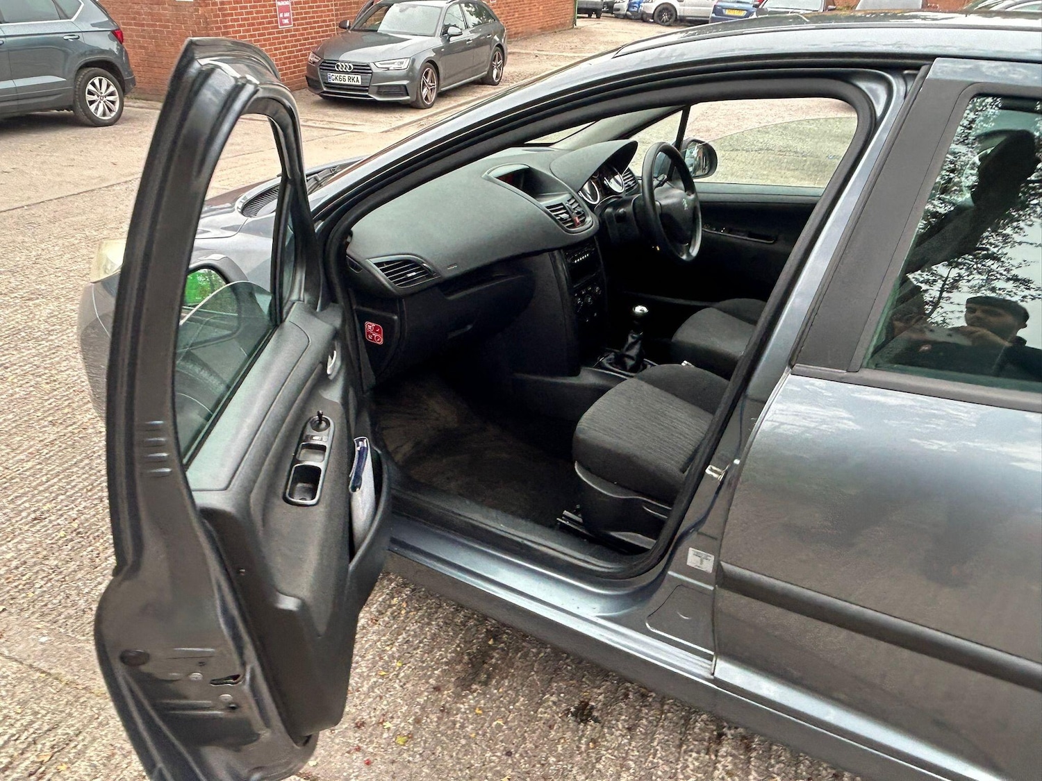 Used Peugeot 207 2010 for sale - 76953536: Photo 16