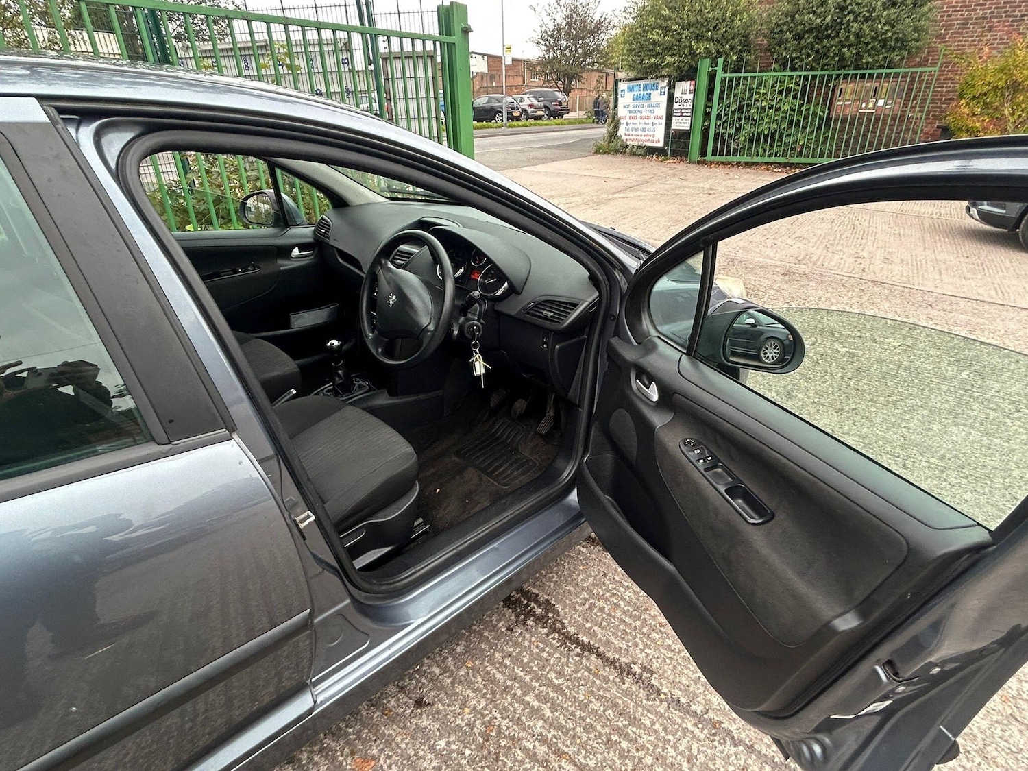Used Peugeot 207 2010 for sale - 76953536: Photo 21