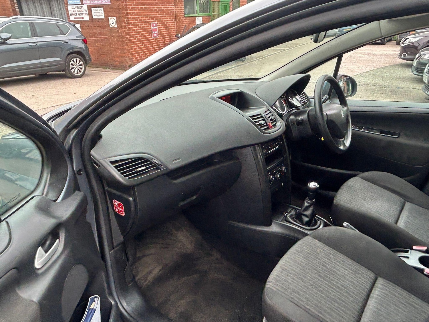 Used Peugeot 207 2010 for sale - 76953536: Photo 23