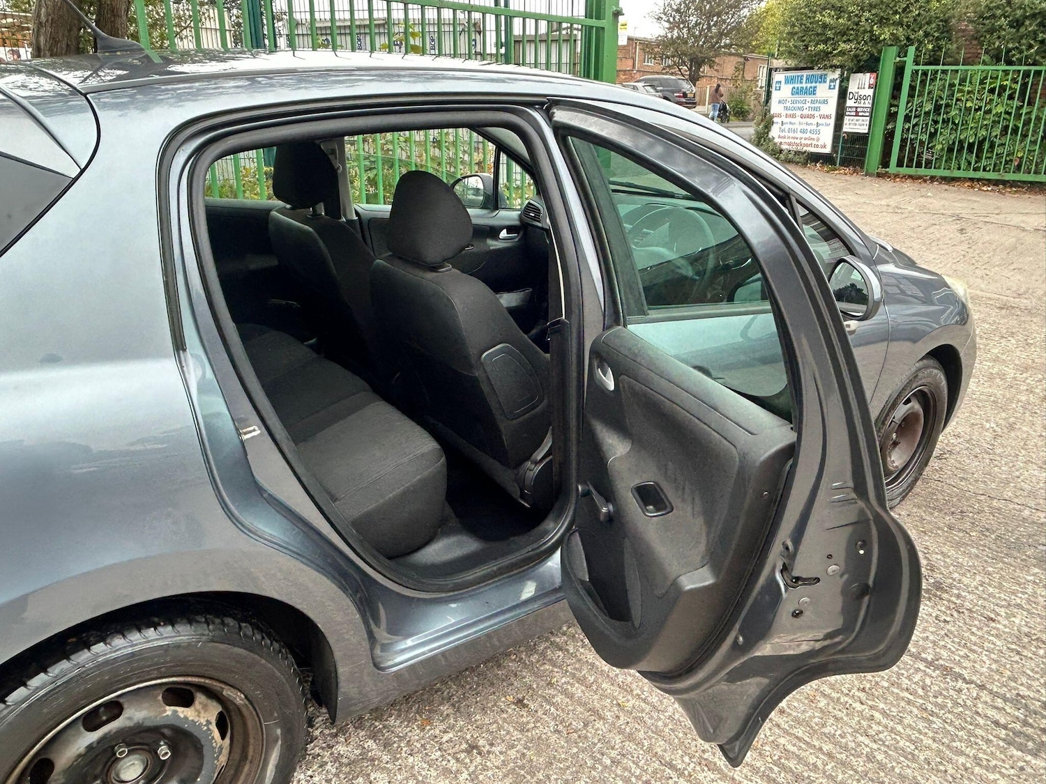 Used Peugeot 207 2010 for sale - 76953536: Photo 30