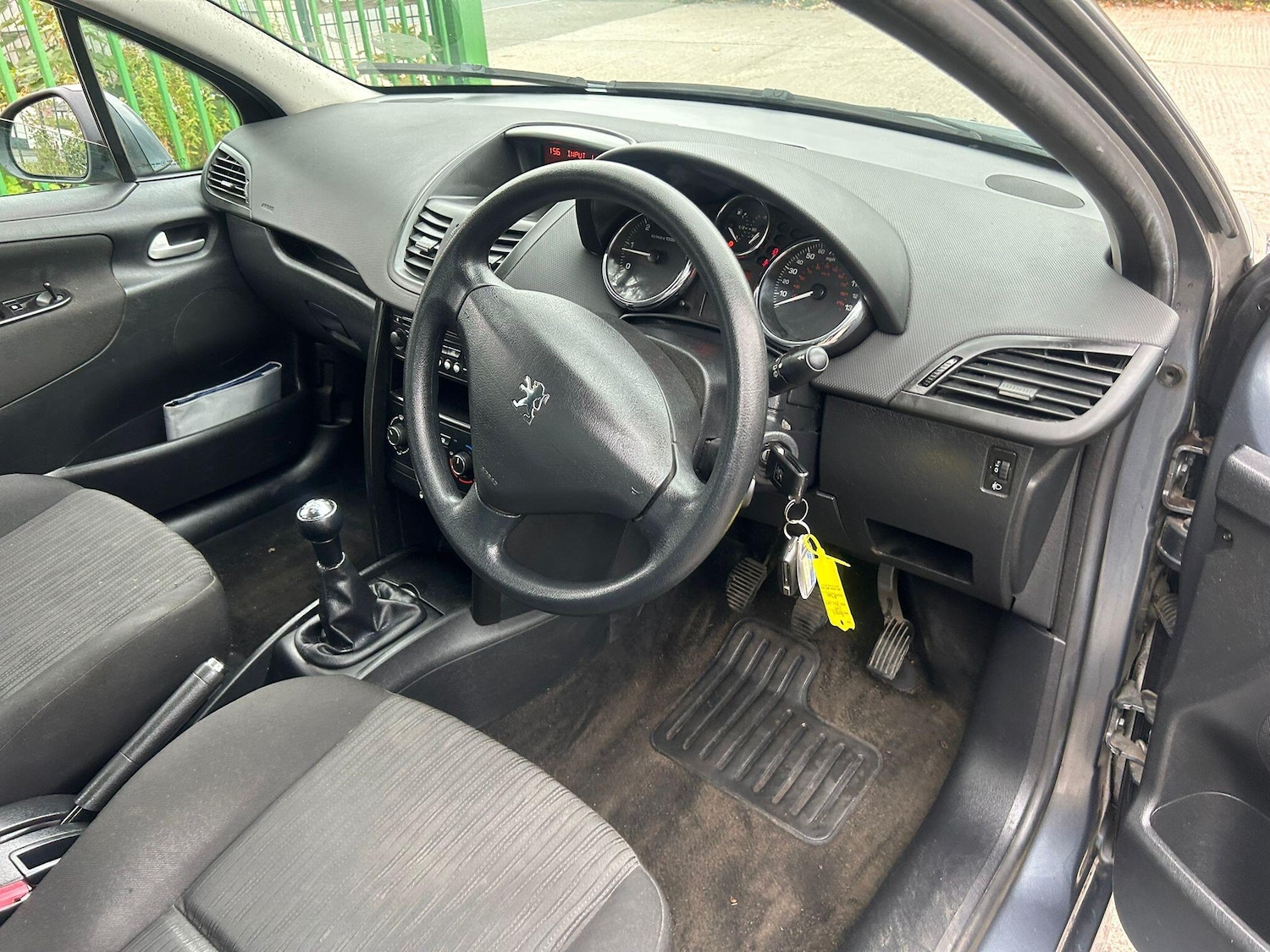 Used Peugeot 207 2010 for sale - 76953536: Photo 32