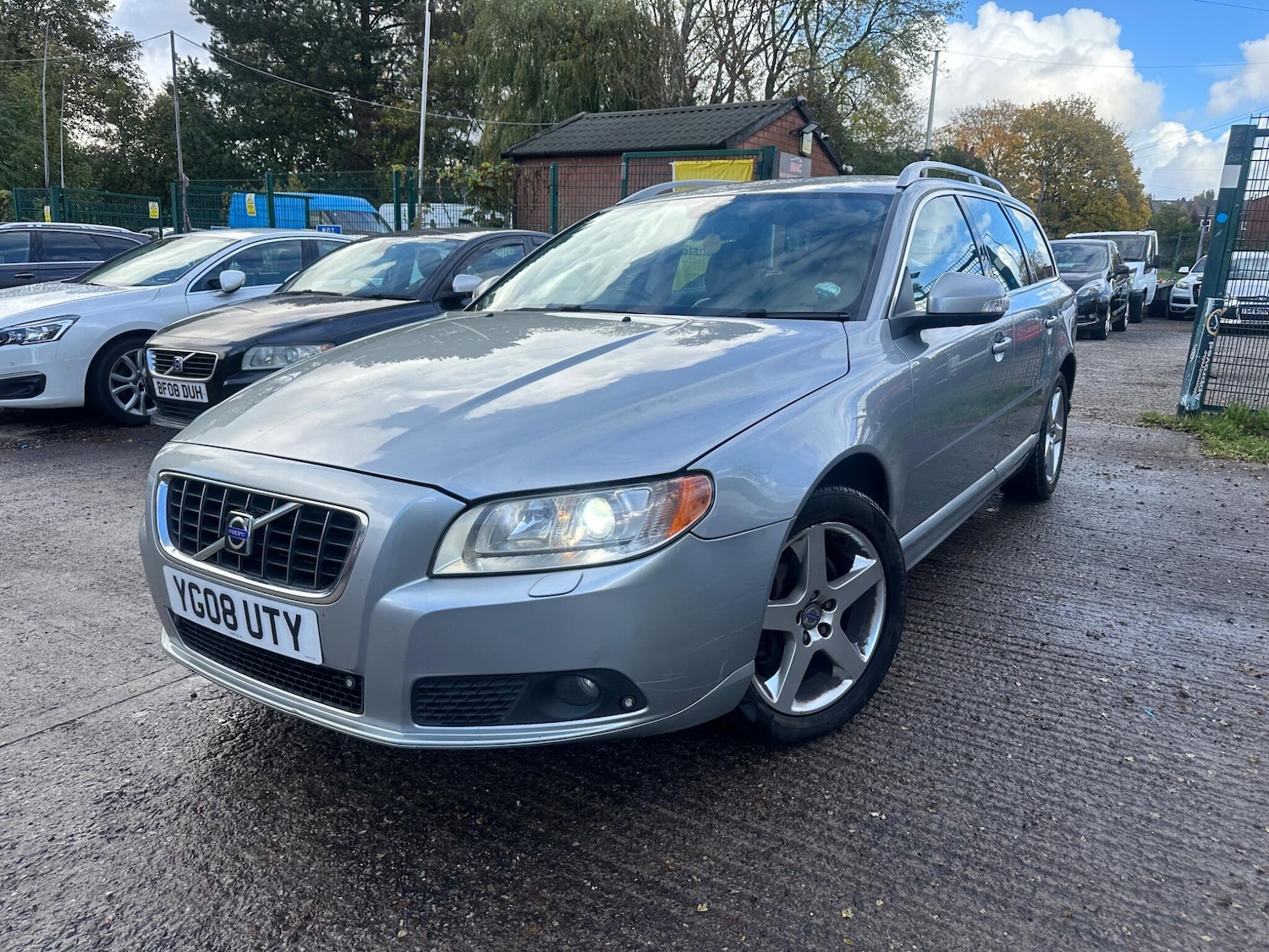 Used Volvo V70 2008 for sale - 76409548: Photo 2