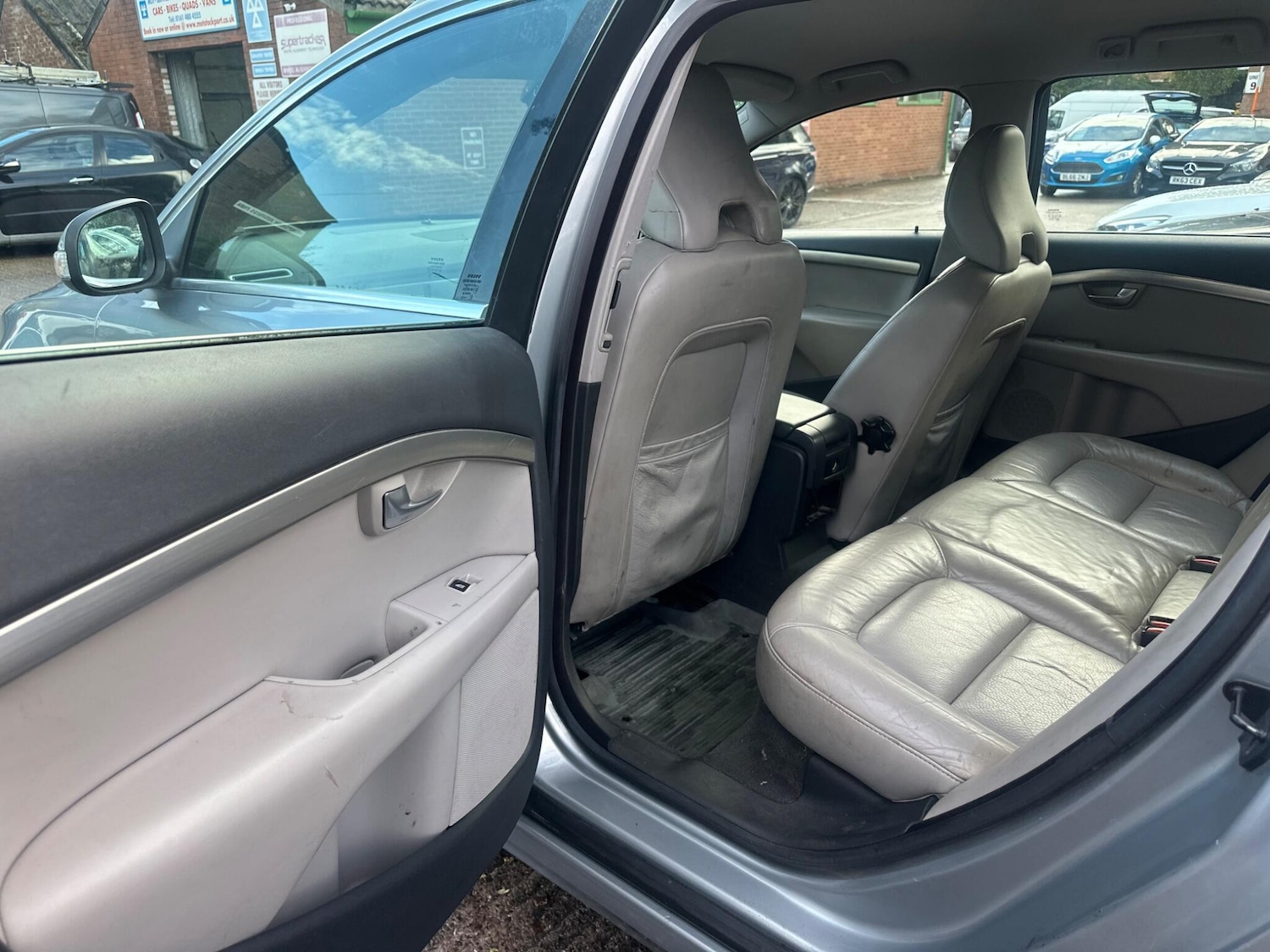 Used Volvo V70 2008 for sale - 76409548: Photo 24