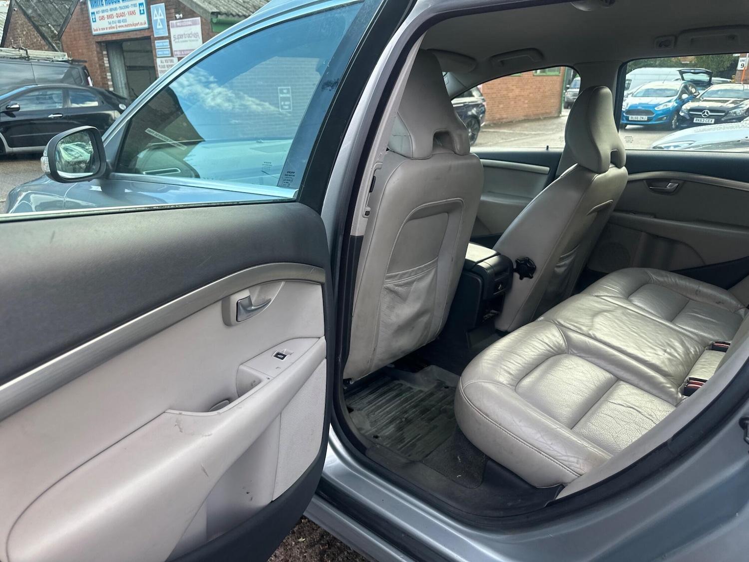 Used Volvo V70 2008 for sale - 76409548: Photo 25