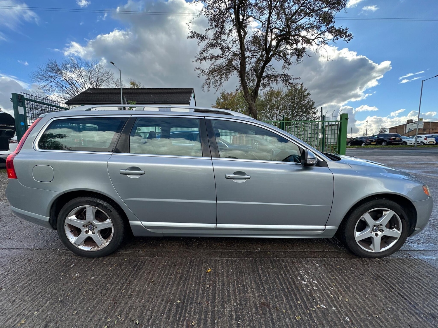 Used Volvo V70 2008 for sale - 76409548: Photo 8