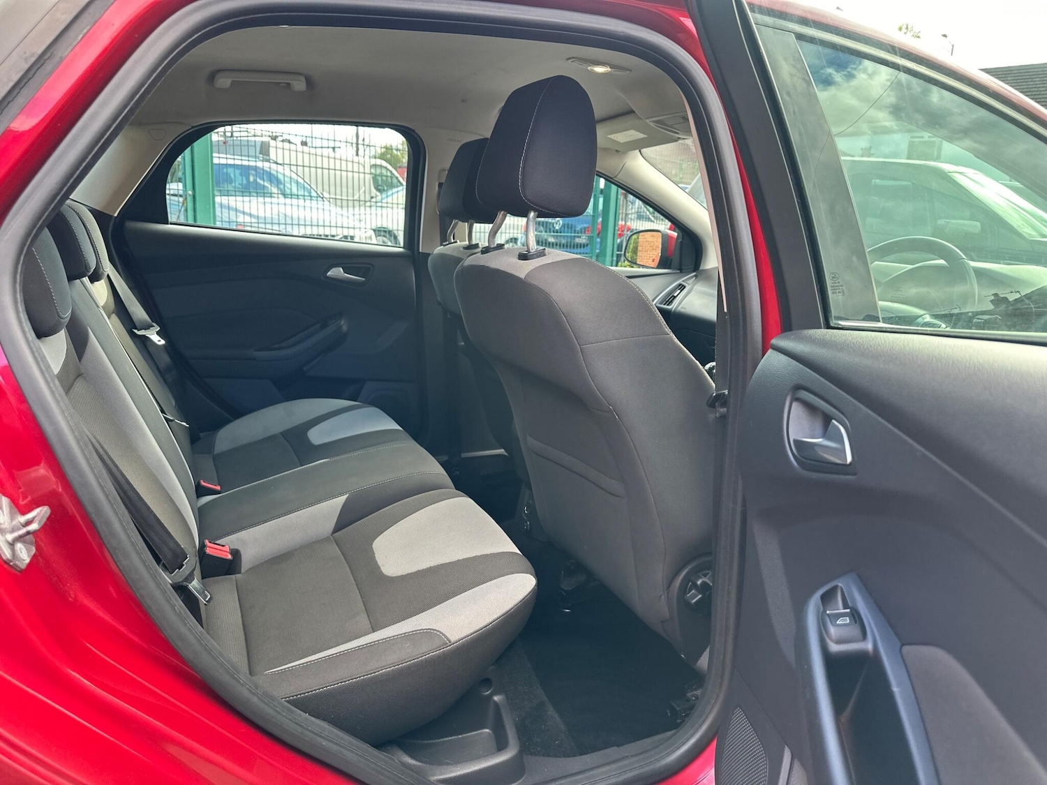 Used Ford Focus 2011 for sale - 76953287: Photo 18