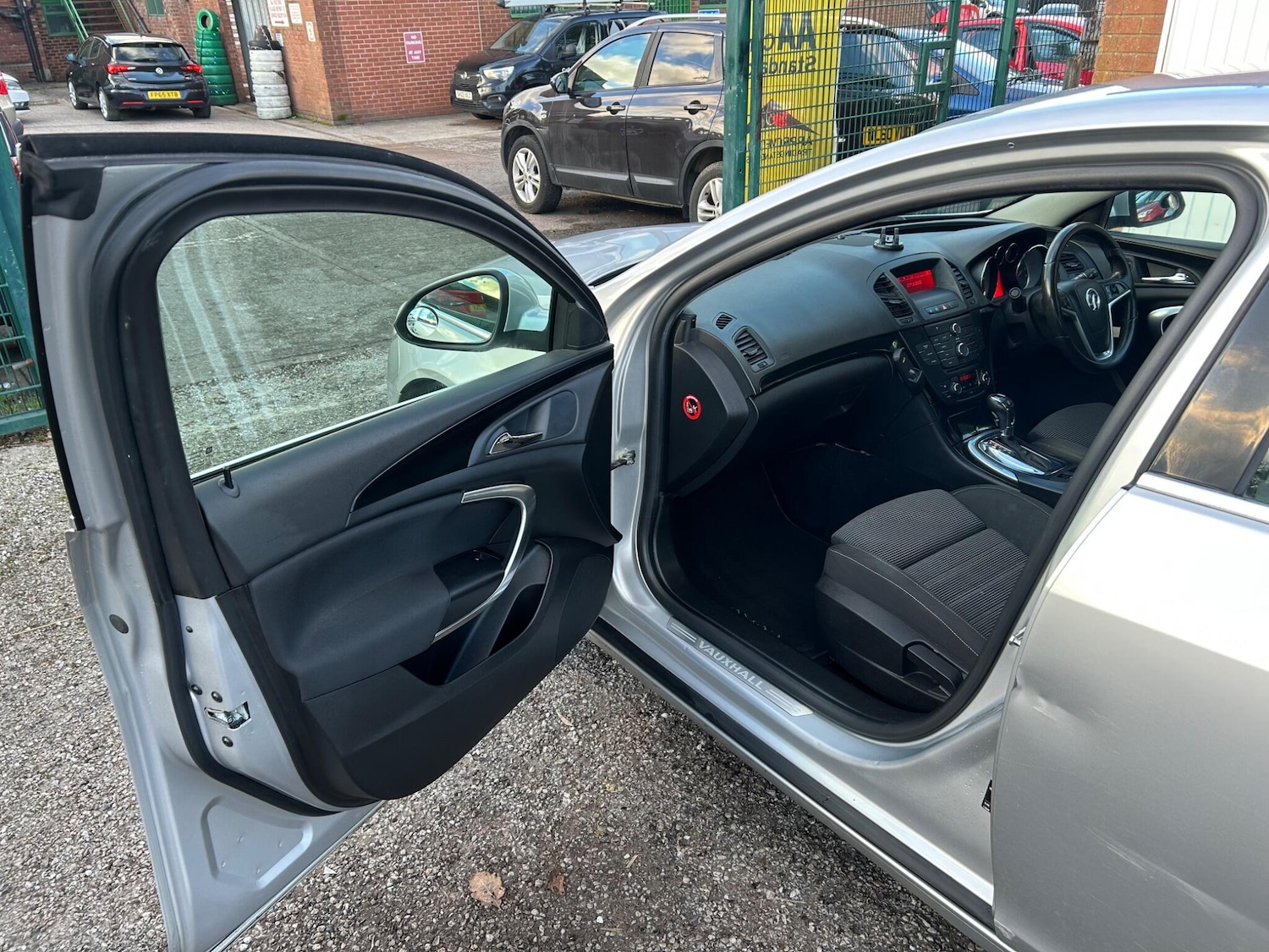 Used Vauxhall Insignia 2010 for sale - 77066518: Photo 37