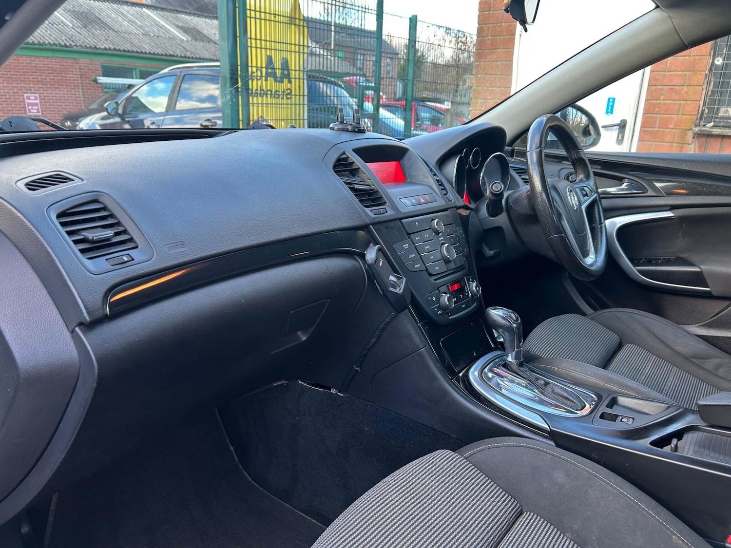 Used Vauxhall Insignia 2010 for sale - 77066518: Photo 39