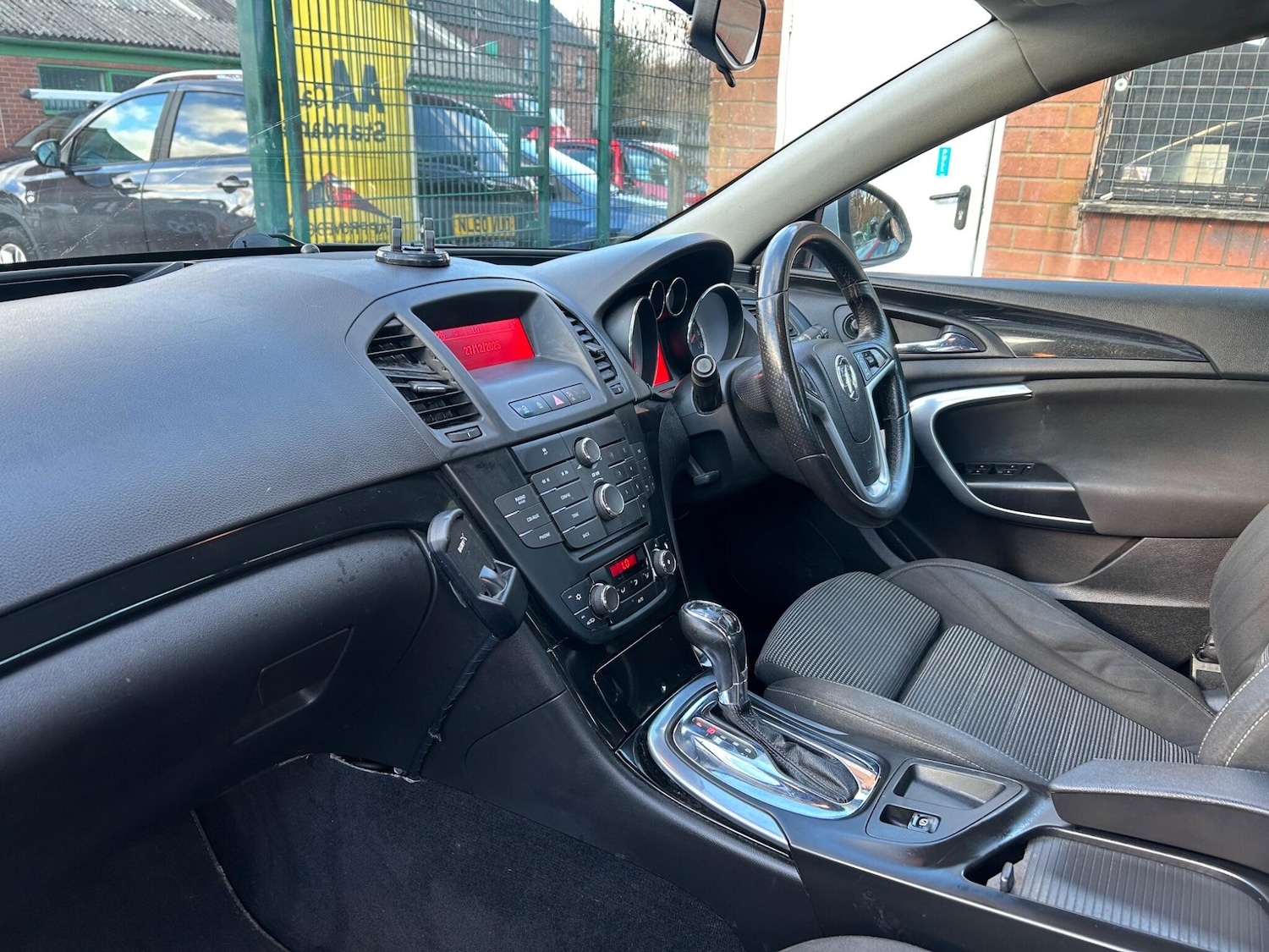 Used Vauxhall Insignia 2010 for sale - 77066518: Photo 40