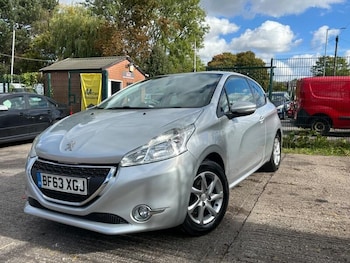 Used Peugeot 208 2013 for sale - 76159125: Photo