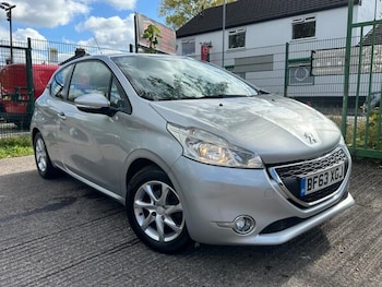 Used Peugeot 208 2013 for sale - 76159125: Photo