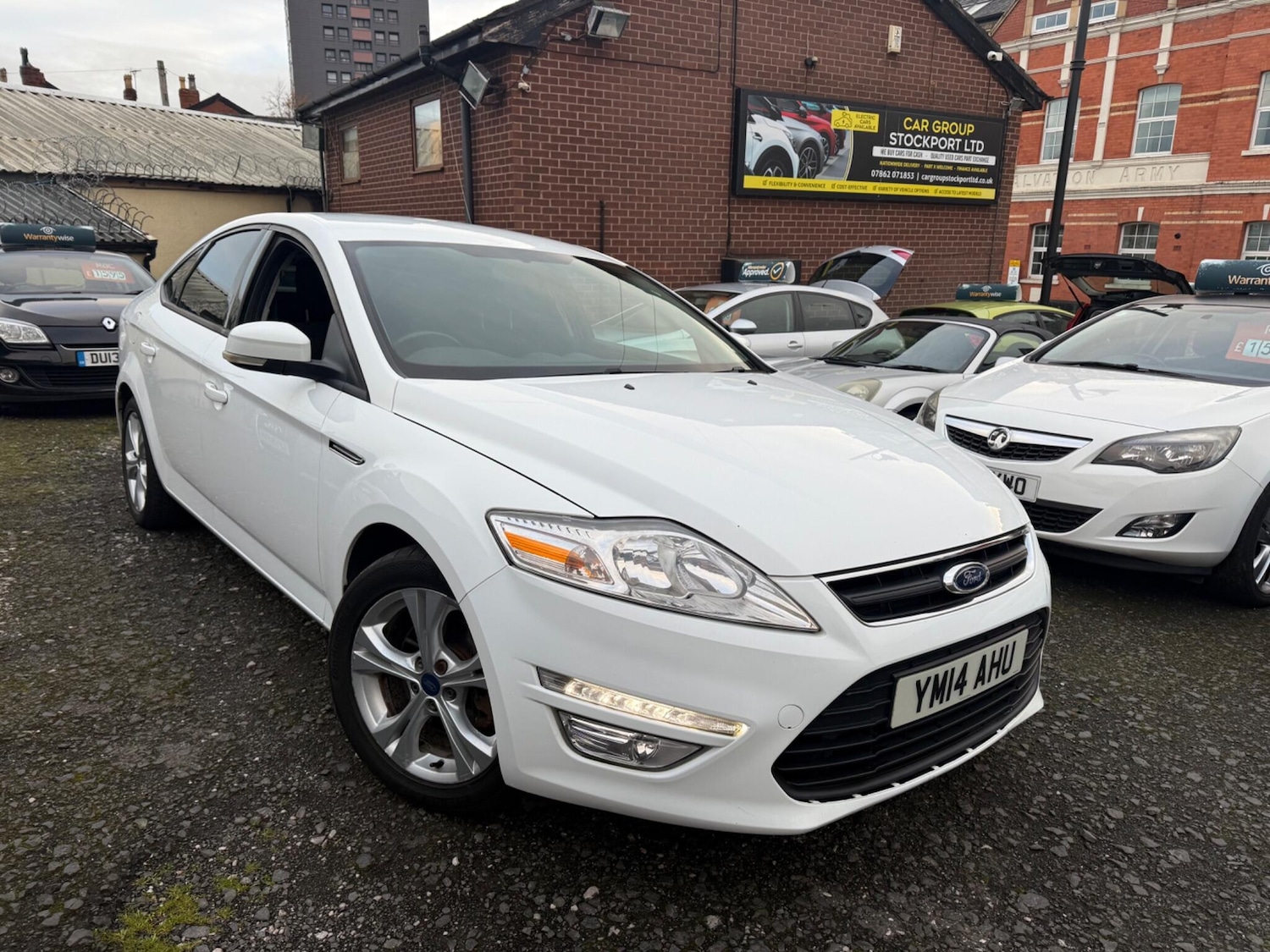Used Ford Mondeo 2014 for sale - 76398804: Photo 2