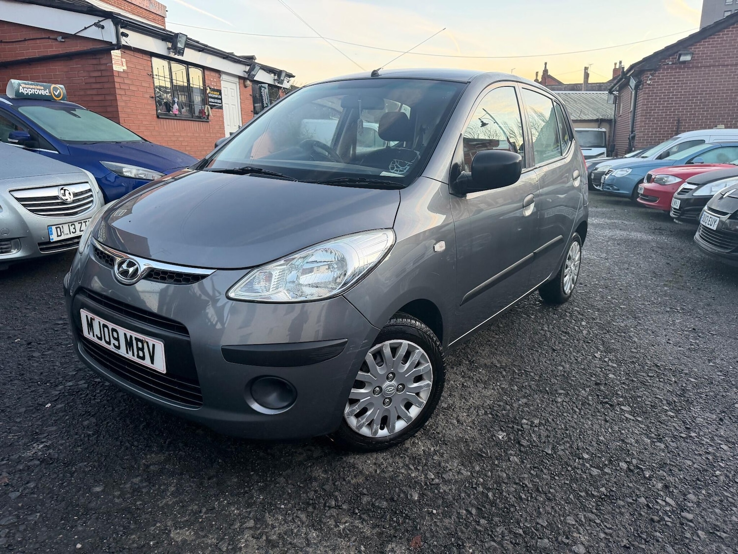 Used Hyundai i10 2009 for sale - 76952736: Photo 2