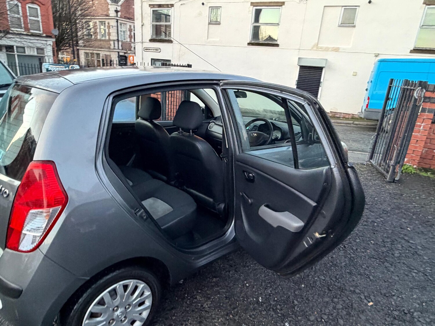 Used Hyundai i10 2009 for sale - 76952736: Photo 28