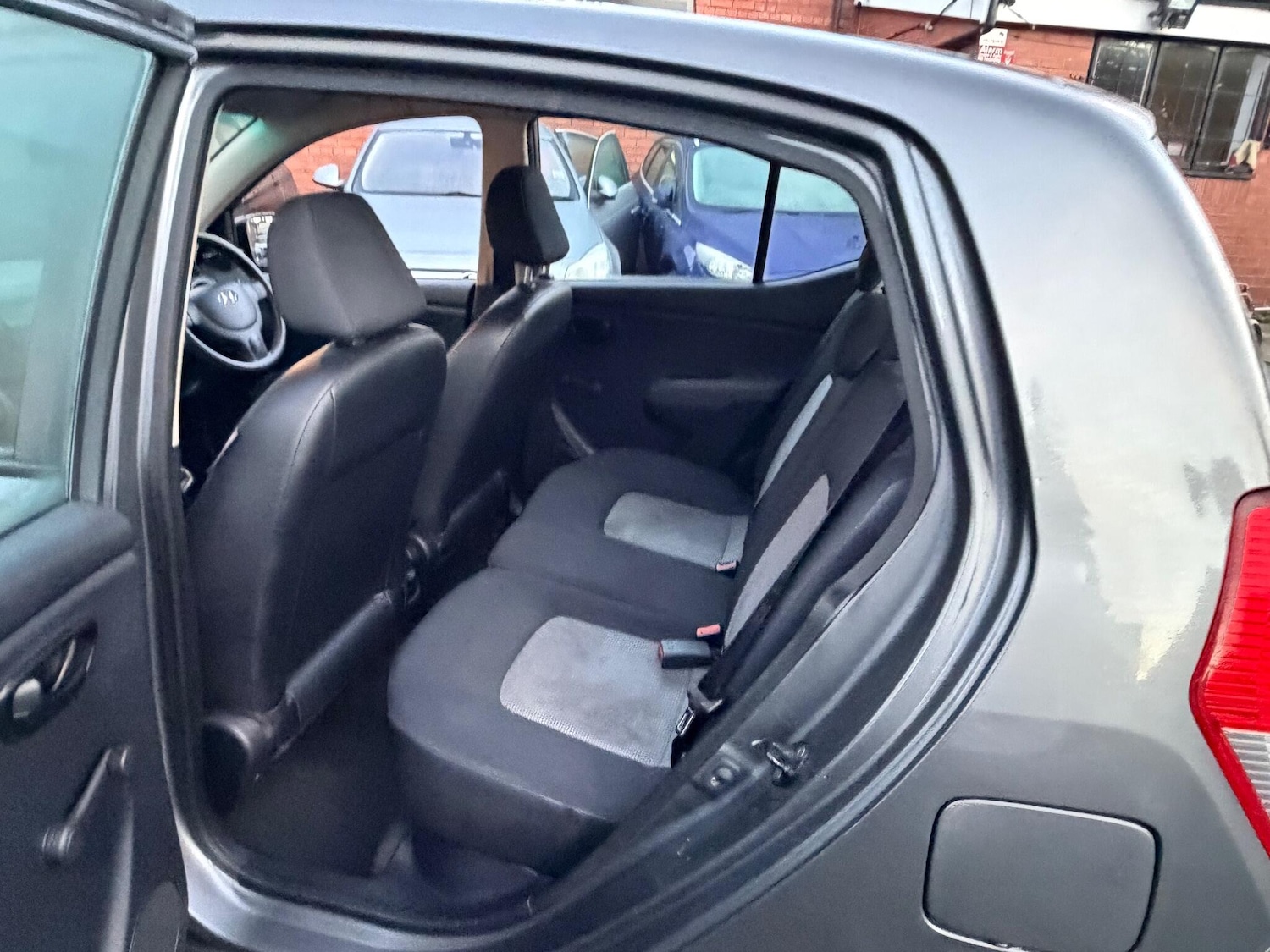 Used Hyundai i10 2009 for sale - 76952736: Photo 35