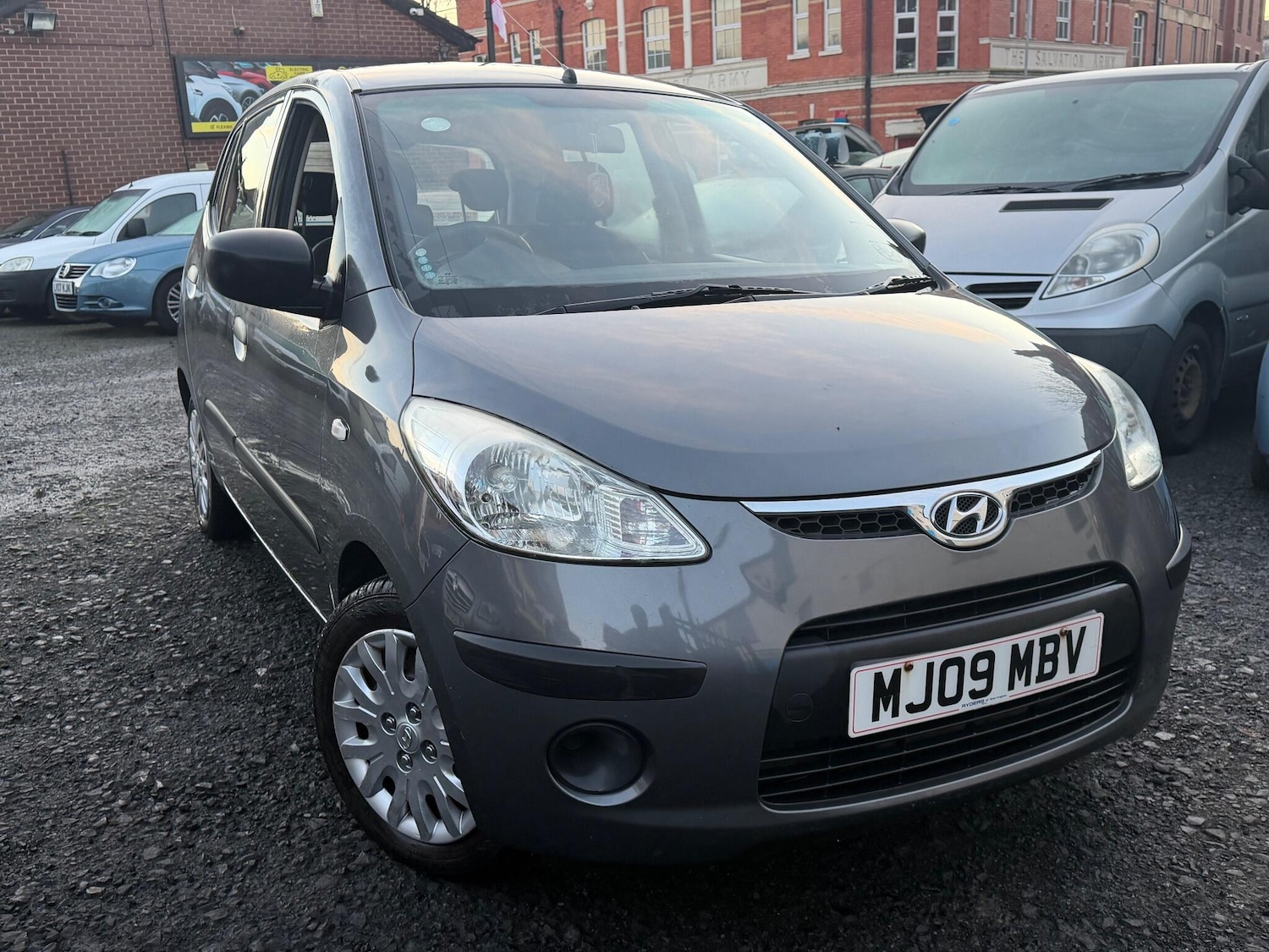 Used Hyundai i10 2009 for sale - 76952736: Photo 9