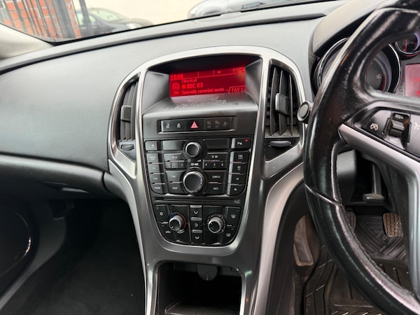 Used Vauxhall Astra 2011 for sale - 76259530: Photo 10