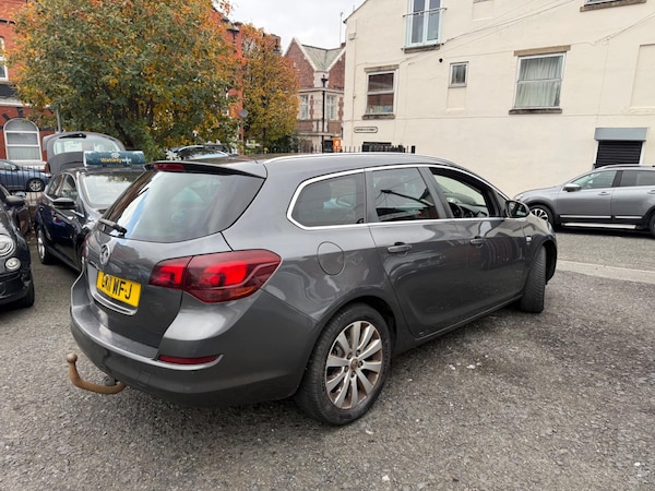 Used Vauxhall Astra 2011 for sale - 76259530: Photo 4