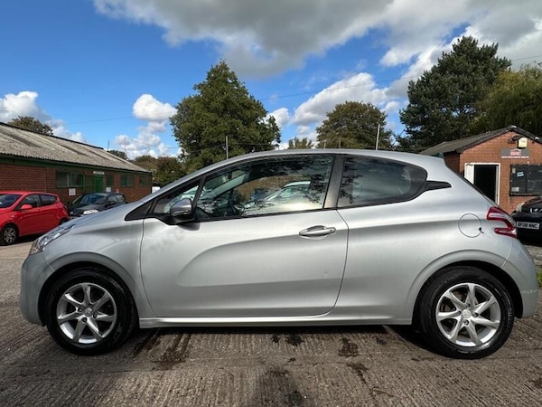Used Peugeot 208 2013 for sale - 76227101: Photo 12