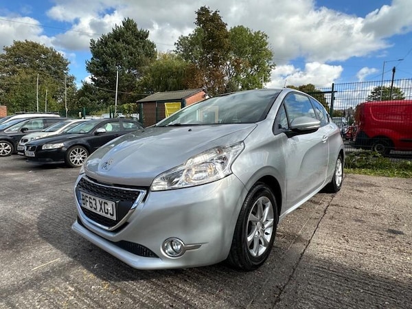 Used Peugeot 208 2013 for sale - 76227101: Photo 13