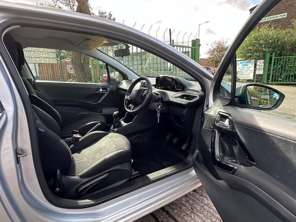 Used Peugeot 208 2013 for sale - 76227101: Photo 14