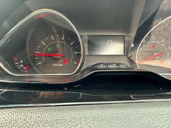 Used Peugeot 208 2013 for sale - 76227101: Photo 18