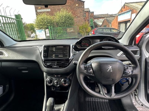 Used Peugeot 208 2013 for sale - 76227101: Photo 21