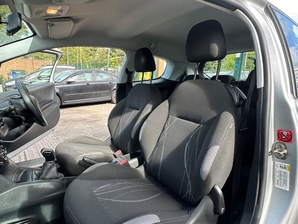 Used Peugeot 208 2013 for sale - 76227101: Photo 25