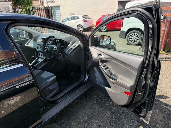 Used Ford Focus 2011 for sale - 76158823: Photo 15