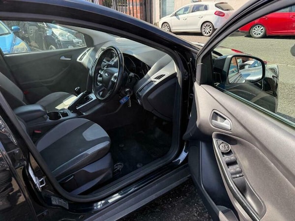 Used Ford Focus 2011 for sale - 76158823: Photo 16