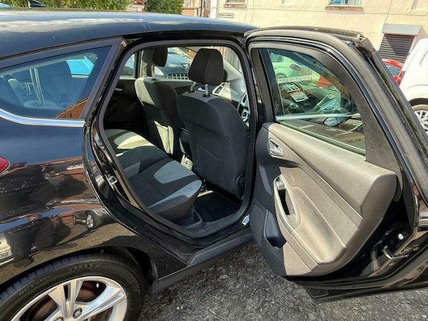 Used Ford Focus 2011 for sale - 76158823: Photo 19