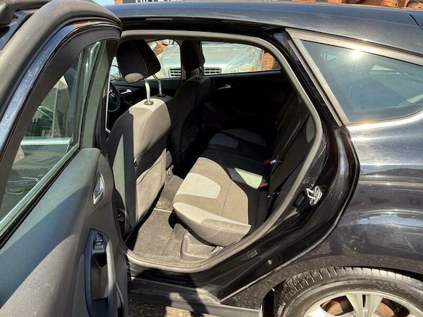 Used Ford Focus 2011 for sale - 76158823: Photo 24