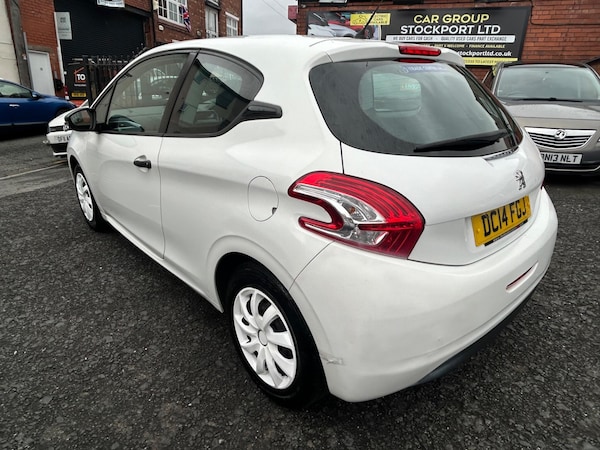 Used Peugeot 208 2014 for sale - 76199882: Photo 11
