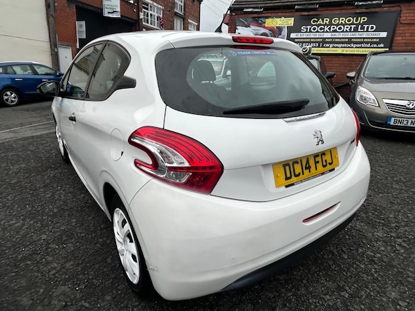 Used Peugeot 208 2014 for sale - 76199882: Photo 12