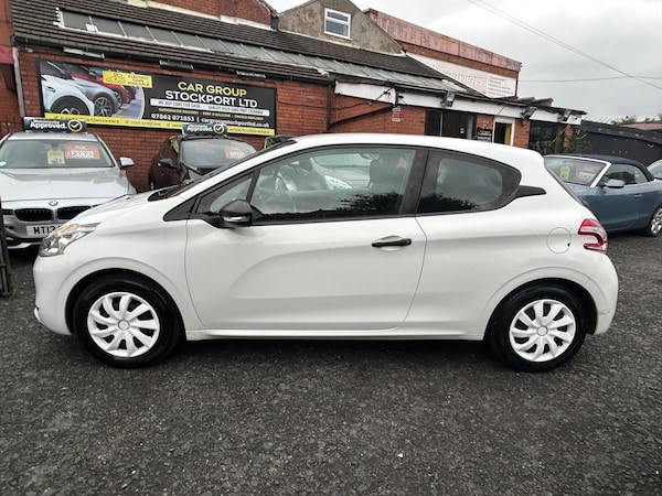 Used Peugeot 208 2014 for sale - 76199882: Photo 13