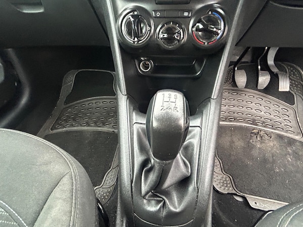Used Peugeot 208 2014 for sale - 76199882: Photo 25