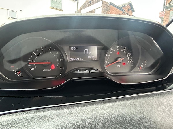 Used Peugeot 208 2014 for sale - 76199882: Photo 26