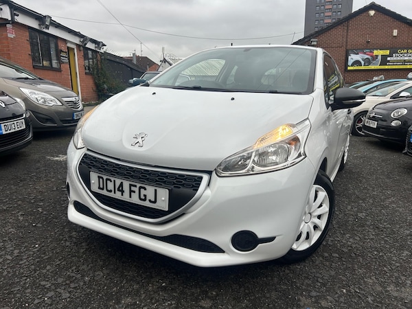 Used Peugeot 208 2014 for sale - 76199882: Photo 3