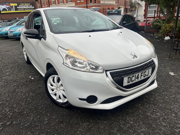 Used Peugeot 208 2014 for sale - 76199882: Photo 4