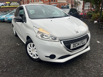 Used Peugeot 208 2014 for sale - 76199882: Photo 4