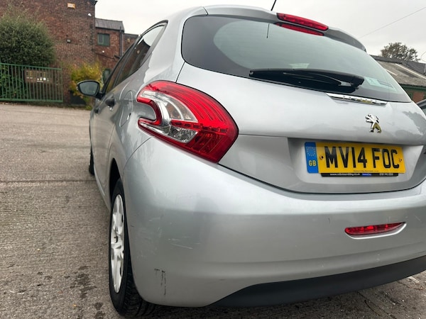 Used Peugeot 208 2014 for sale - 76269631: Photo 10