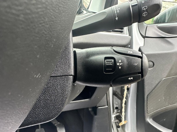 Used Peugeot 208 2014 for sale - 76269631: Photo 17